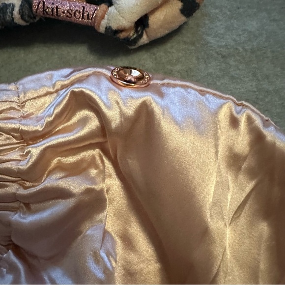 New no box 2 Kitsch microfiber hair towels pink satin and leopard never used - Picture 9 of 9